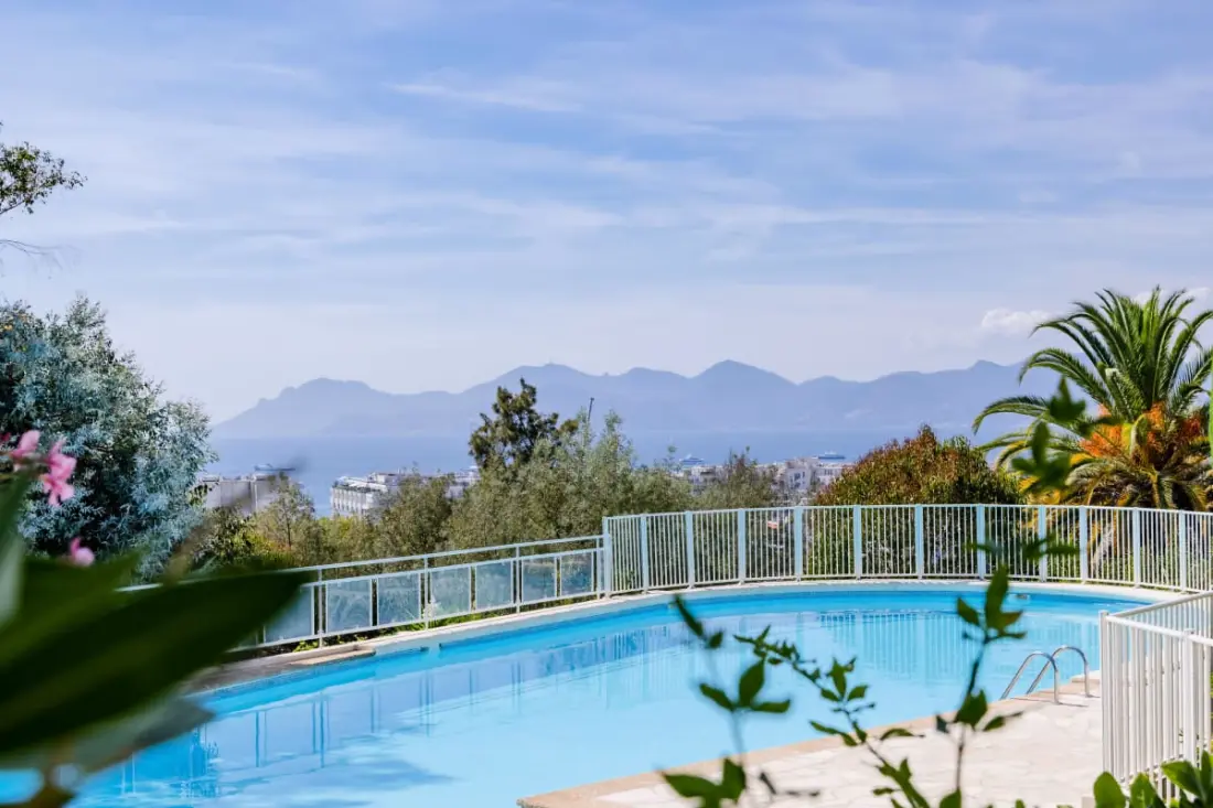 Résidence 2p Avec Terrasse, Vue Mer, Piscine Et Parking