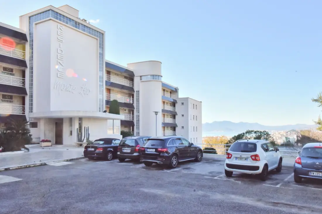 Résidence 2p Avec Terrasse, Vue Mer, Piscine Et Parking