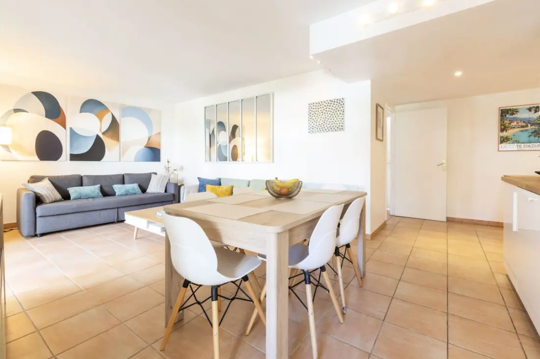Résidence Palm Beach • 4 Pièces Avec Terrasse &amp; Parking • Plages à Pied