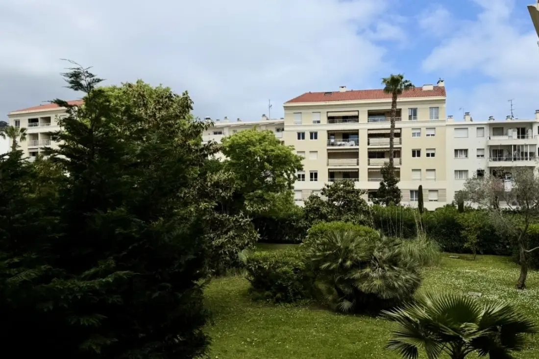 Résidence Palm Beach • 4 Pièces Avec Terrasse &amp; Parking • Plages à Pied