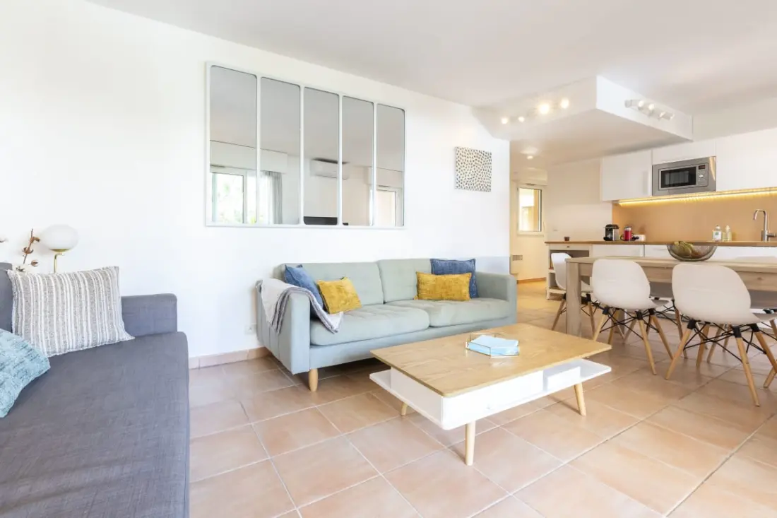 Résidence Palm Beach • 4 Pièces Avec Terrasse &amp; Parking • Plages à Pied