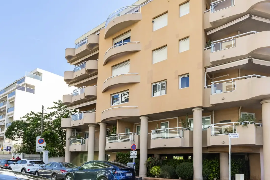 Résidence Palm Beach • 4 Pièces Avec Terrasse &amp; Parking • Plages à Pied