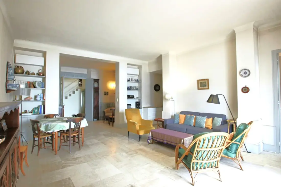 Résidence Appartement 3 Chambres 145 M2 Face à La Mer Avec Accès Privé à La Mer