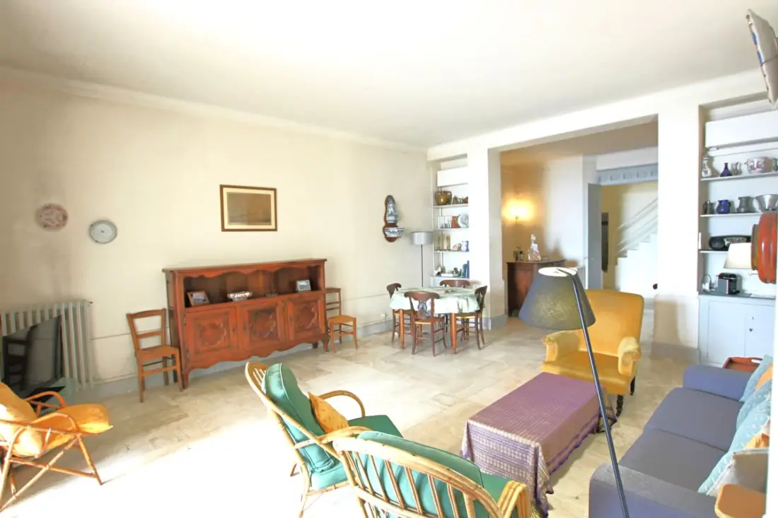 Résidence Appartement 3 Chambres 145 M2 Face à La Mer Avec Accès Privé à La Mer
