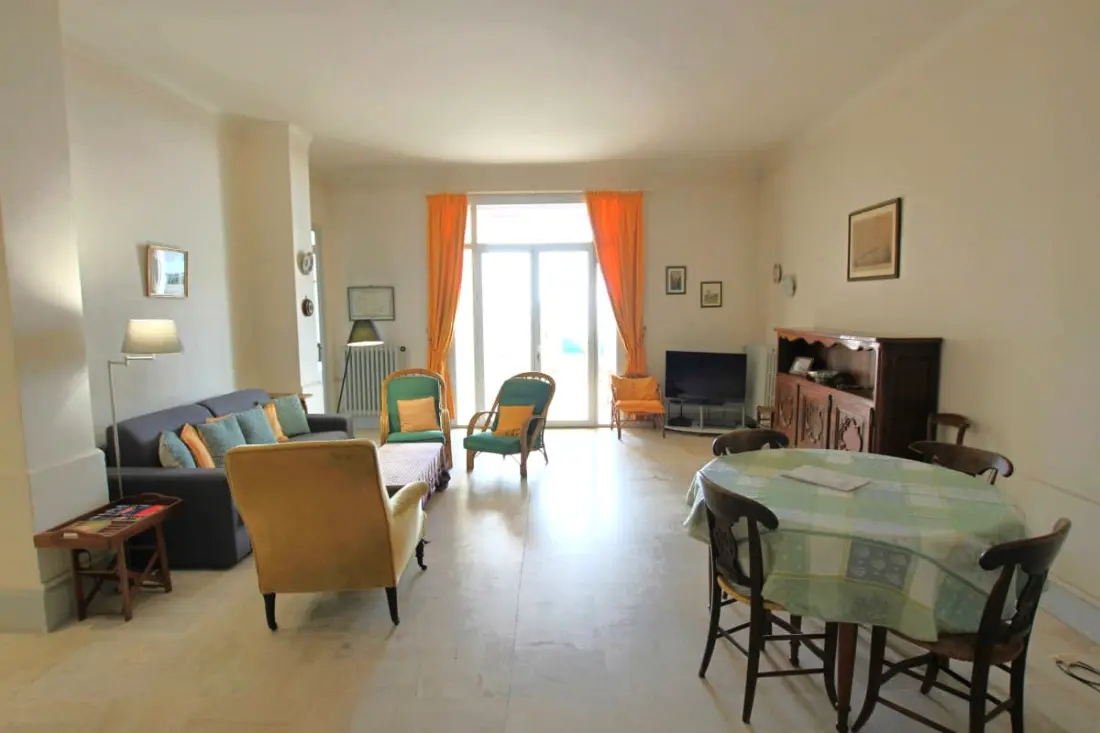 Résidence Appartement 3 Chambres 145 M2 Face à La Mer Avec Accès Privé à La Mer