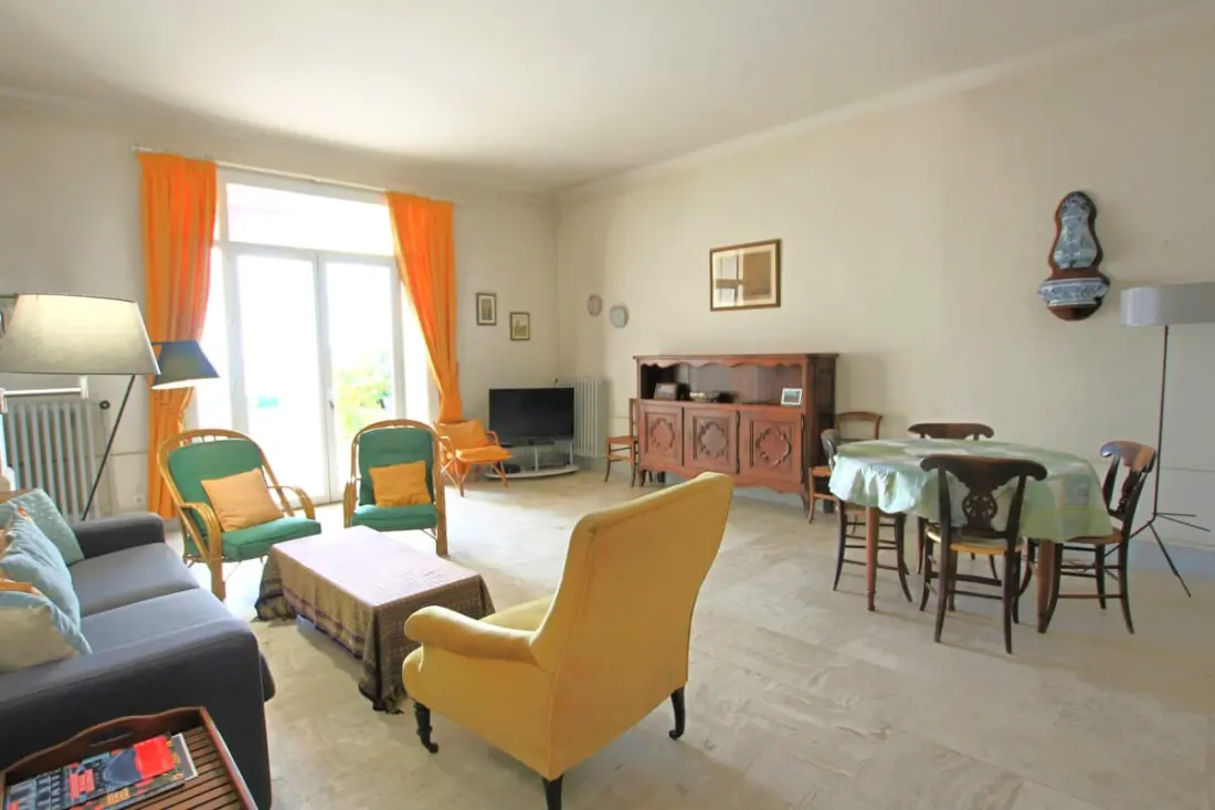 Résidence Appartement 3 Chambres 145 M2 Face à La Mer Avec Accès Privé à La Mer