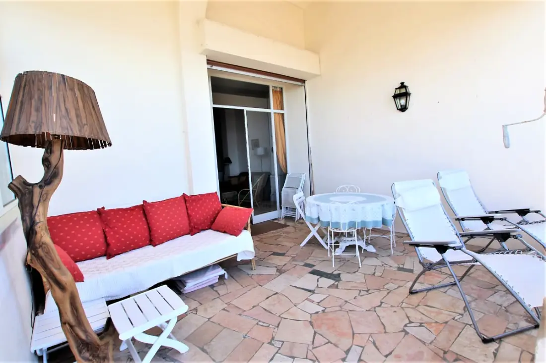 Résidence Appartement 3 Chambres 145 M2 Face à La Mer Avec Accès Privé à La Mer