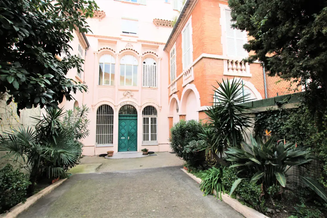 Résidence Appartement 3 Chambres 145 M2 Face à La Mer Avec Accès Privé à La Mer