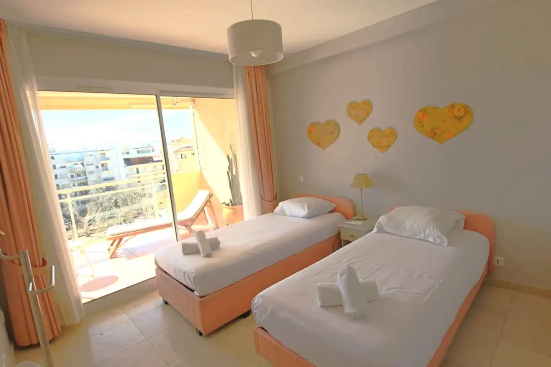 Résidence Appartement 2 Chambres / 2 Salles De Bain / Vue Dégagée