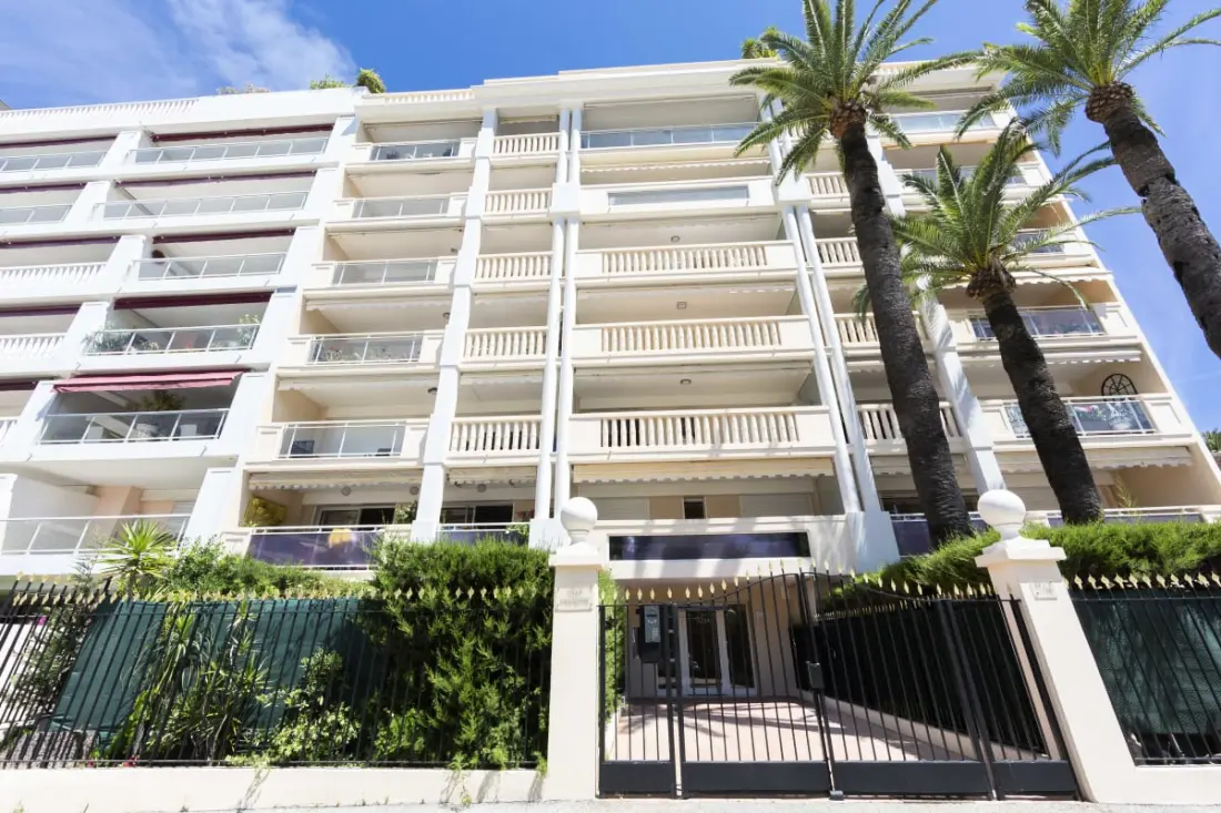 Résidence Appartement 2 Chambres / 2 Salles De Bain / Vue Dégagée