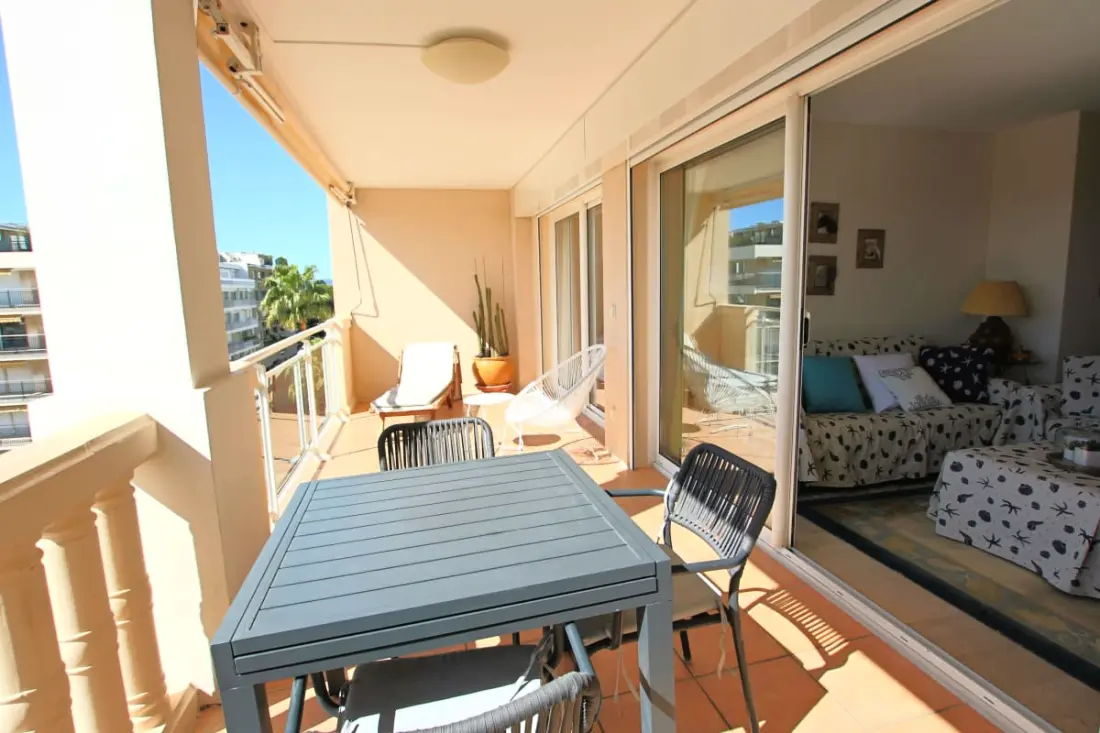 Résidence Appartement 2 Chambres / 2 Salles De Bain / Vue Dégagée