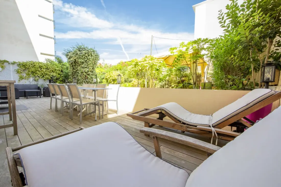 Résidence Appartement 2 Chambres / 2 Salles De Bains/double Terrasses Avec Jardin