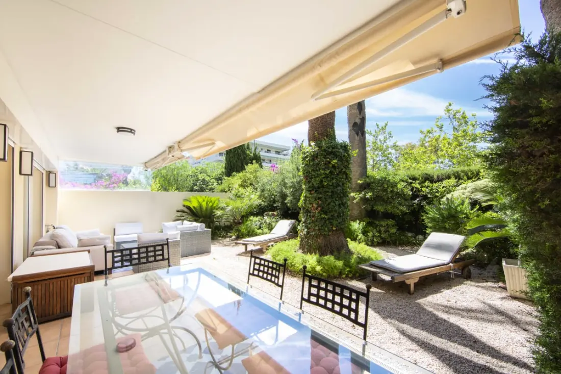 Résidence Appartement 2 Chambres / 2 Salles De Bains/double Terrasses Avec Jardin