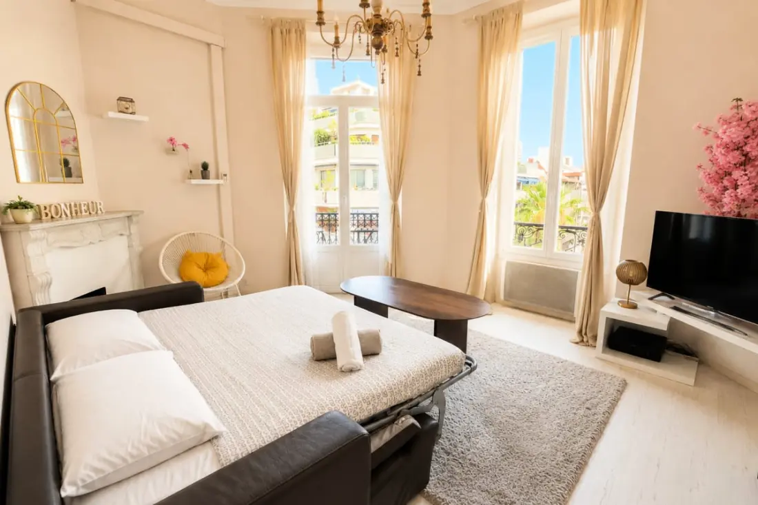 Résidence Appartement 39 M2 En Plein Centre Ville De Cannes, Climatisé