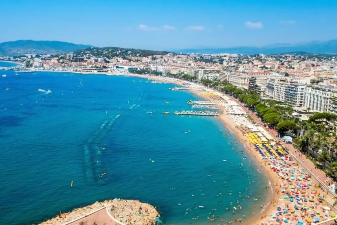 Résidence Appartement 39 M2 En Plein Centre Ville De Cannes, Climatisé