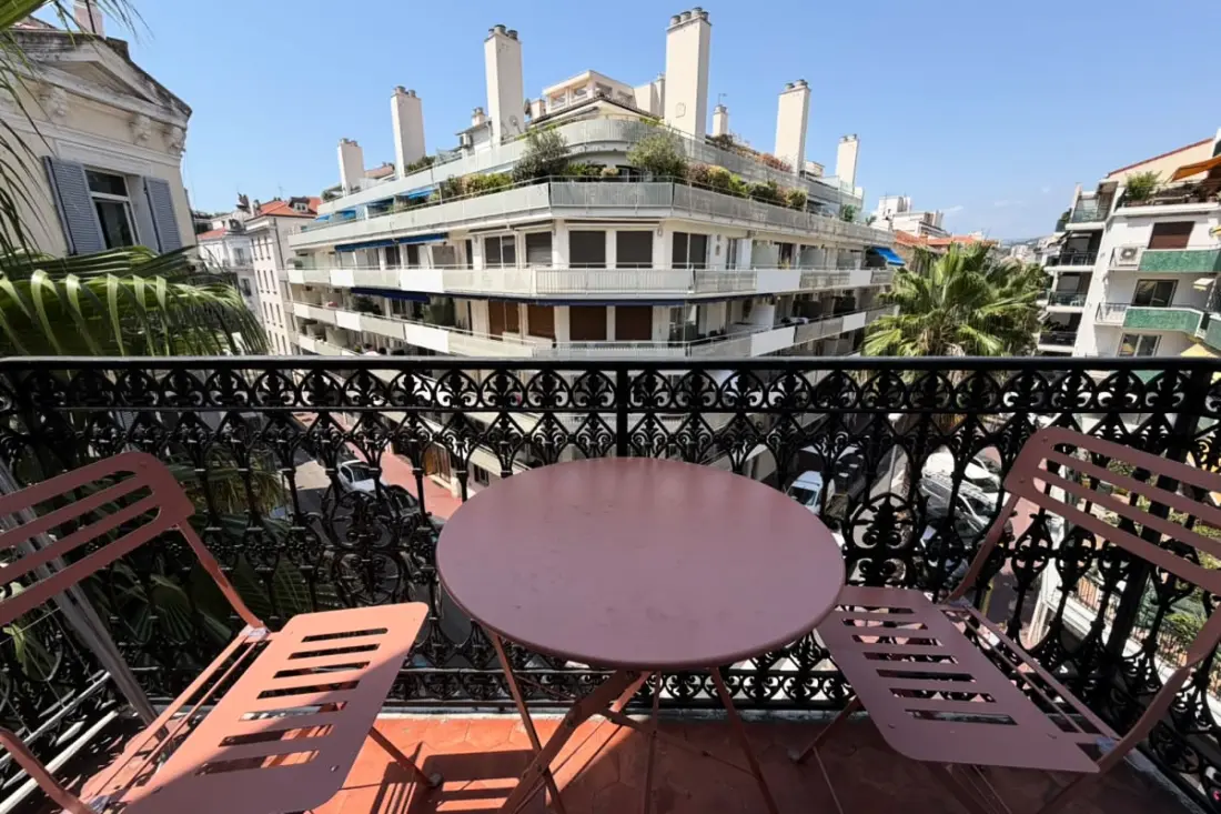 Résidence Appartement 39 M2 En Plein Centre Ville De Cannes, Climatisé