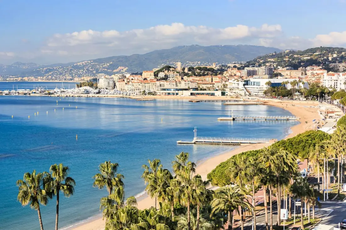 Résidence Appartement 39 M2 En Plein Centre Ville De Cannes, Climatisé