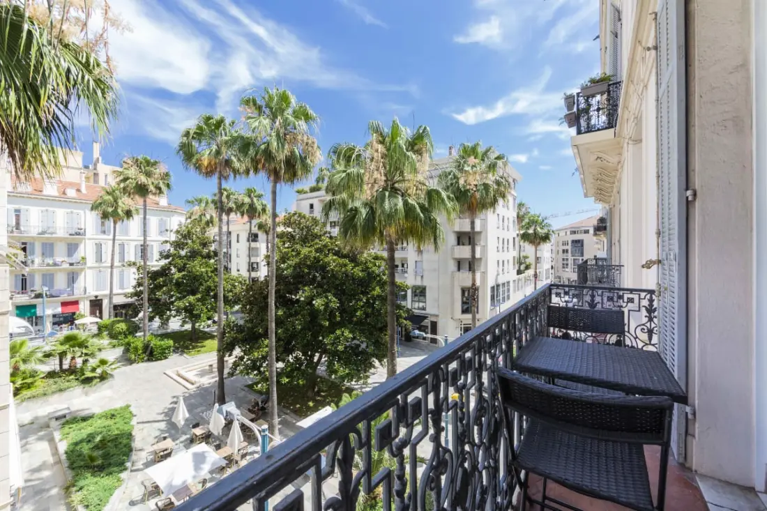 Résidence Appartement 65 M2 Chic Et Moderne- Cannes Centre- 1 Chambre+1 Mezzanine