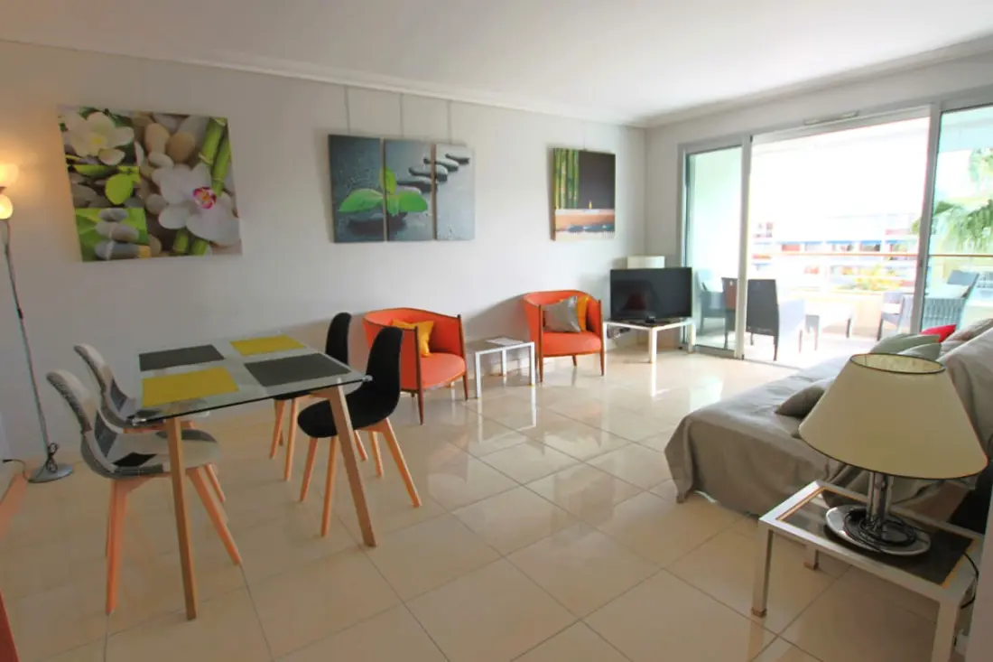 Résidence Appartement Entièrement équipé Avec Grande Terrasse / Salon D' Extérieur