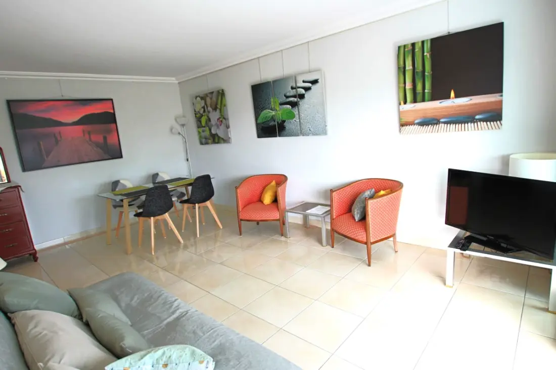 Résidence Appartement Entièrement équipé Avec Grande Terrasse / Salon D' Extérieur