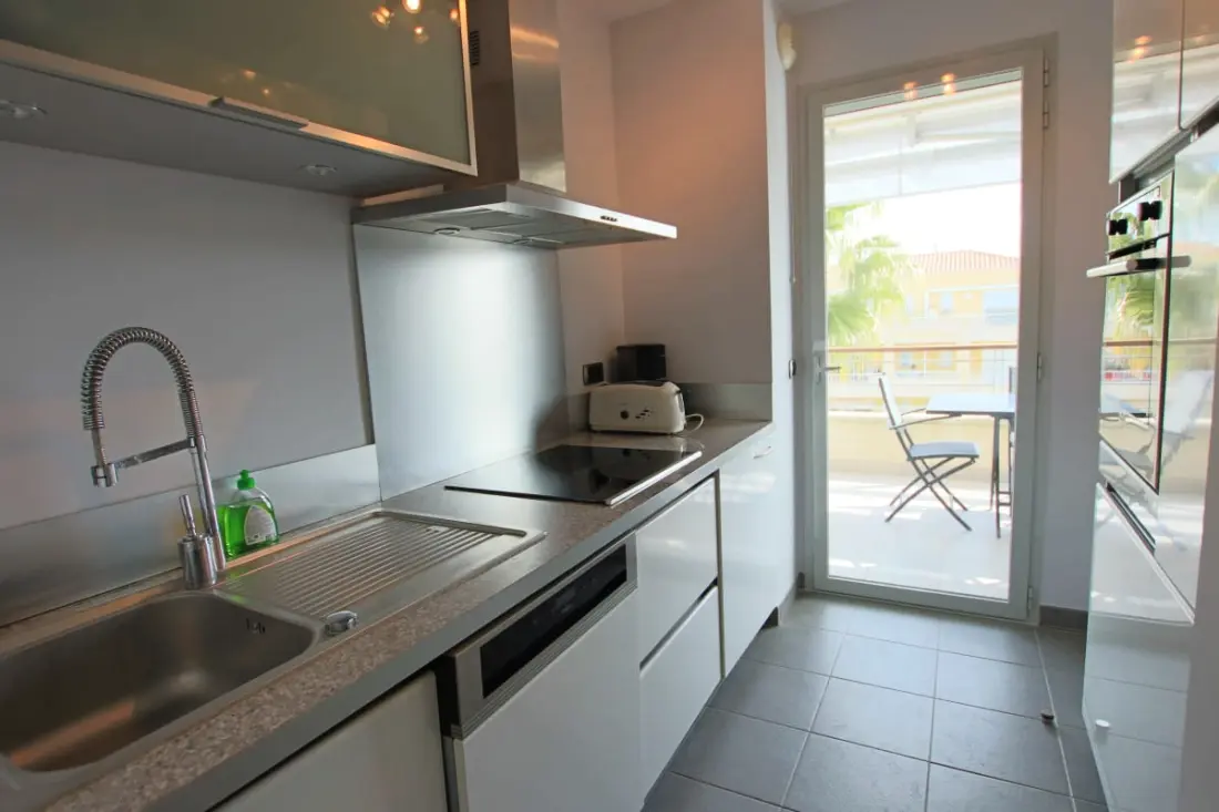Résidence Appartement Entièrement équipé Avec Grande Terrasse / Salon D' Extérieur