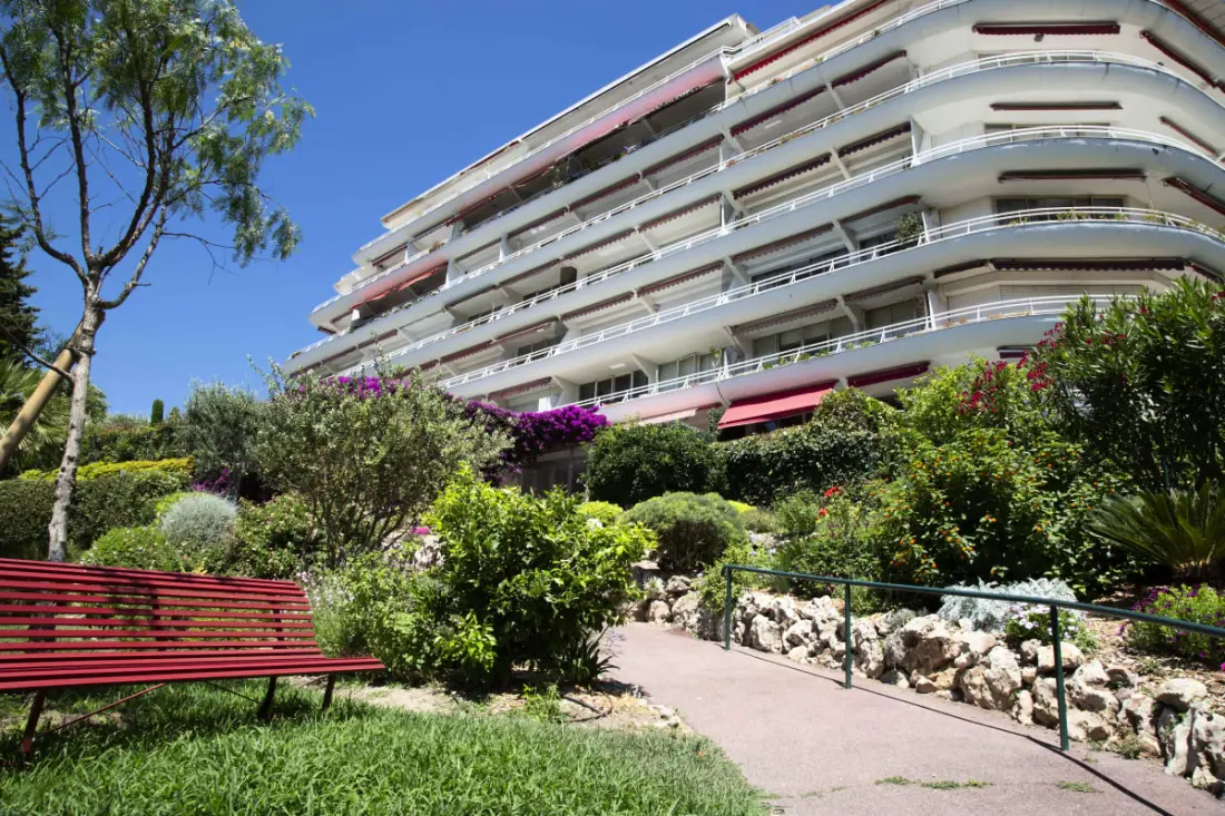 Résidence Appartement 3 Chambres Tout équipé De 105 M2 Avec Vue Mer Et Collines