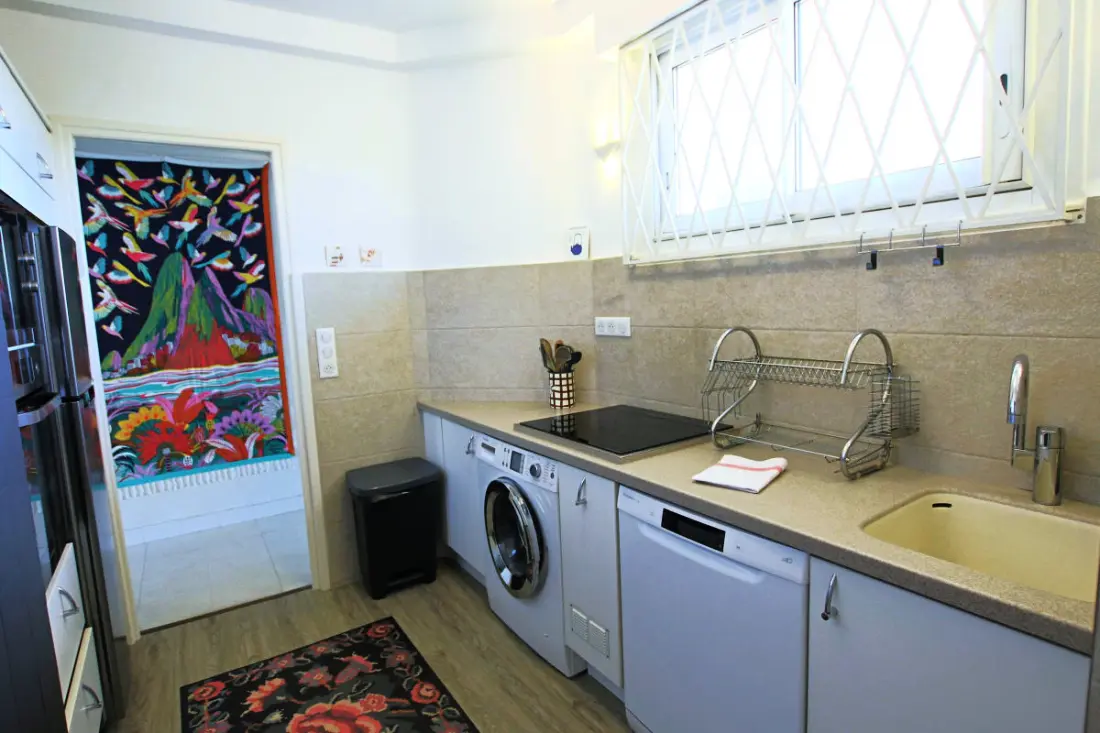 Résidence Appartement 3 Chambres Tout équipé De 105 M2 Avec Vue Mer Et Collines