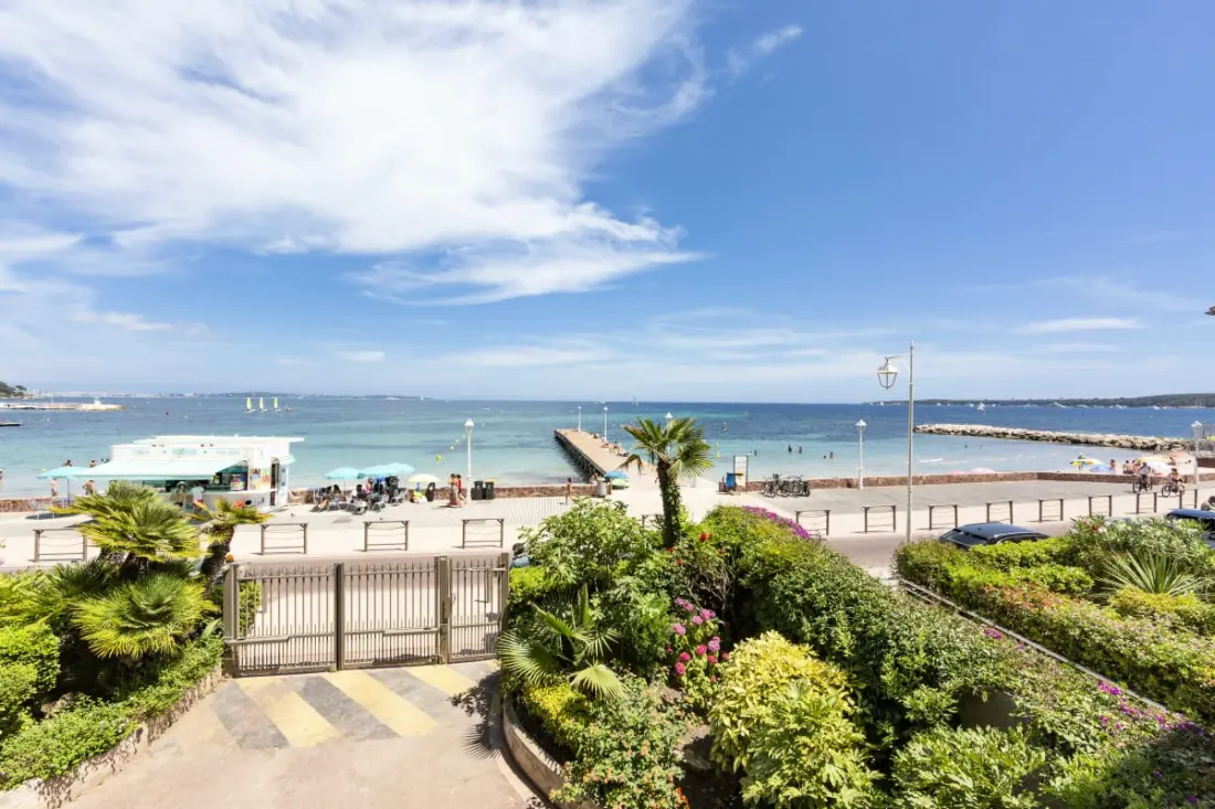 Résidence Appartement équipé De 70 M2 Face à La Mer Dans Le Quartier Du Palm Beach