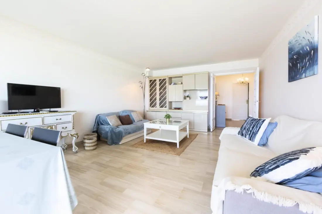 Résidence Appartement équipé De 70 M2 Face à La Mer Dans Le Quartier Du Palm Beach
