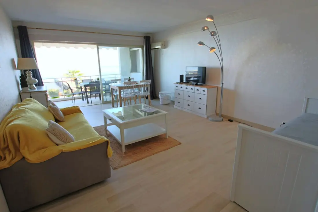 Résidence Appartement équipé De 70 M2 Face à La Mer Dans Le Quartier Du Palm Beach