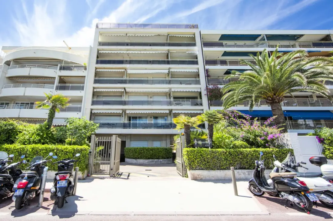 Résidence Appartement équipé De 70 M2 Face à La Mer Dans Le Quartier Du Palm Beach