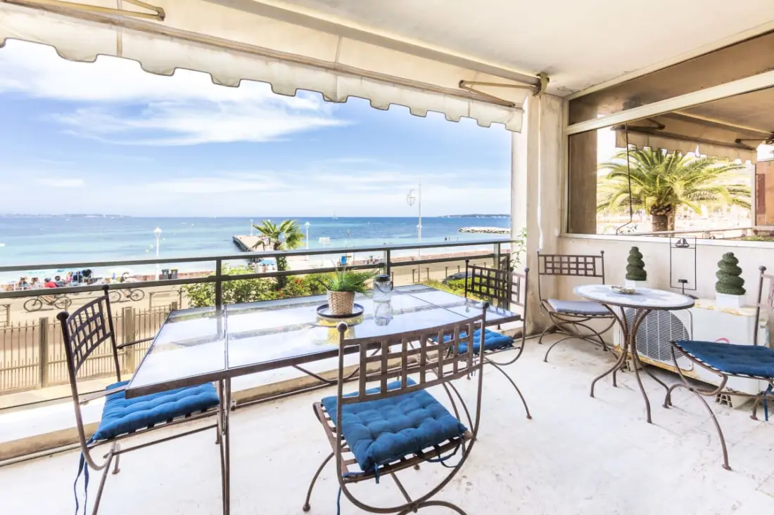 Résidence Appartement équipé De 70 M2 Face à La Mer Dans Le Quartier Du Palm Beach
