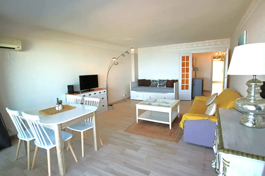 Résidence Appartement équipé De 70 M2 Face à La Mer Dans Le Quartier Du Palm Beach