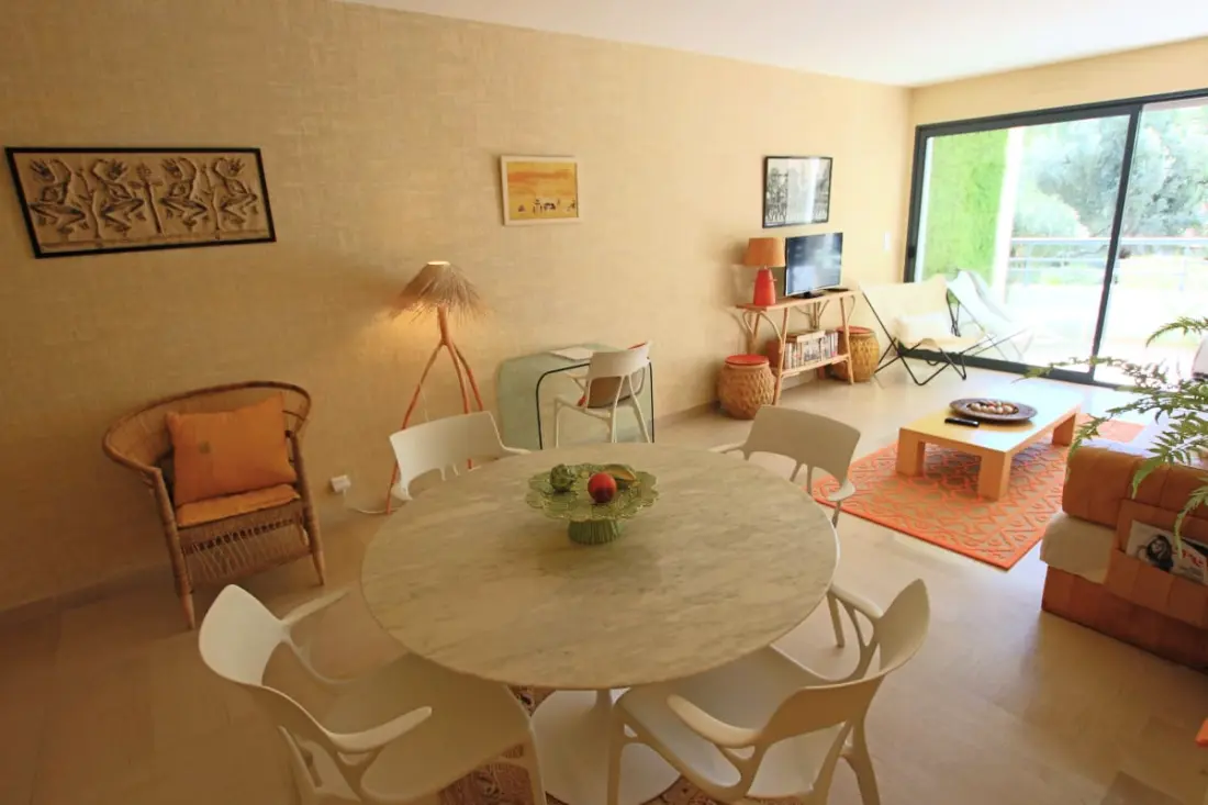 Résidence Appartement Climatisé, 2 Chambres &amp; Salles De Bain à La Décoration Raffinée