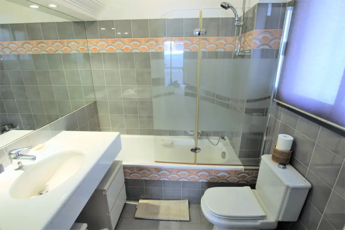 Résidence Appartement Climatisé, 2 Chambres &amp; Salles De Bain à La Décoration Raffinée