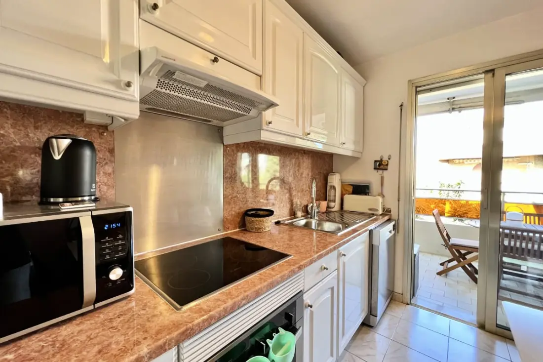 Bel Appartement Avec Terrasse Proche Croisette