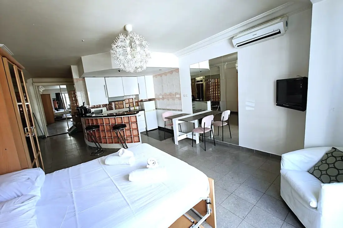 Résidence Cannes Proche Croisette à Seulement 90 Mètres De La Plage, Studio Climatisé