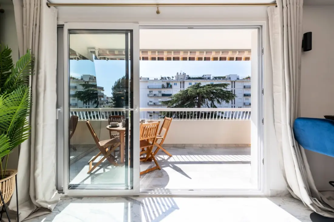 Résidence Grand 2p Rénové Terrasse Cœur De Cannes