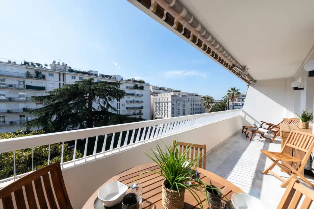 Résidence Grand 2p Rénové Terrasse Cœur De Cannes