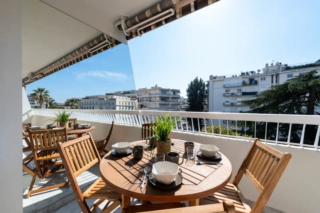 Résidence Grand 2p Rénové Terrasse Cœur De Cannes