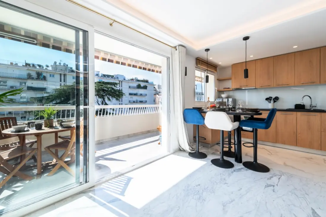 Résidence Grand 2p Rénové Terrasse Cœur De Cannes