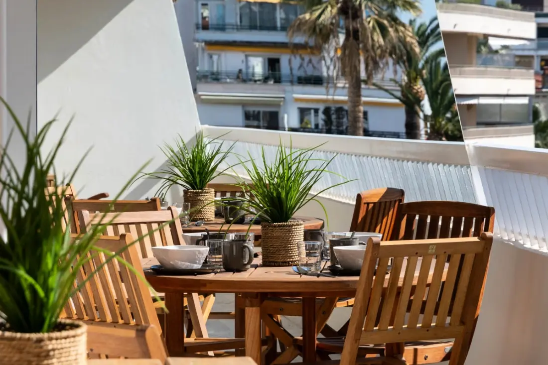 Résidence Grand 2p Rénové Terrasse Cœur De Cannes