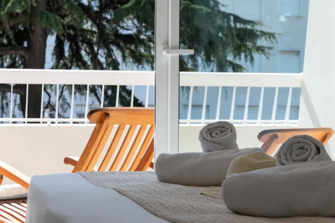 Résidence Grand 2p Rénové Terrasse Cœur De Cannes