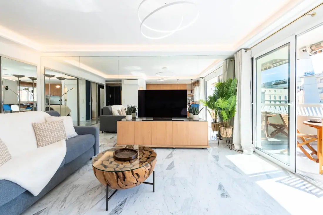 Résidence Grand 2p Rénové Terrasse Cœur De Cannes