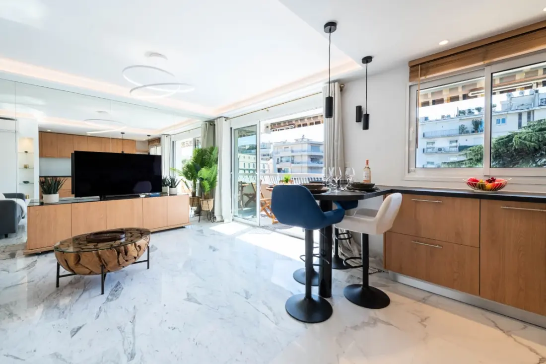 Résidence Grand 2p Rénové Terrasse Cœur De Cannes