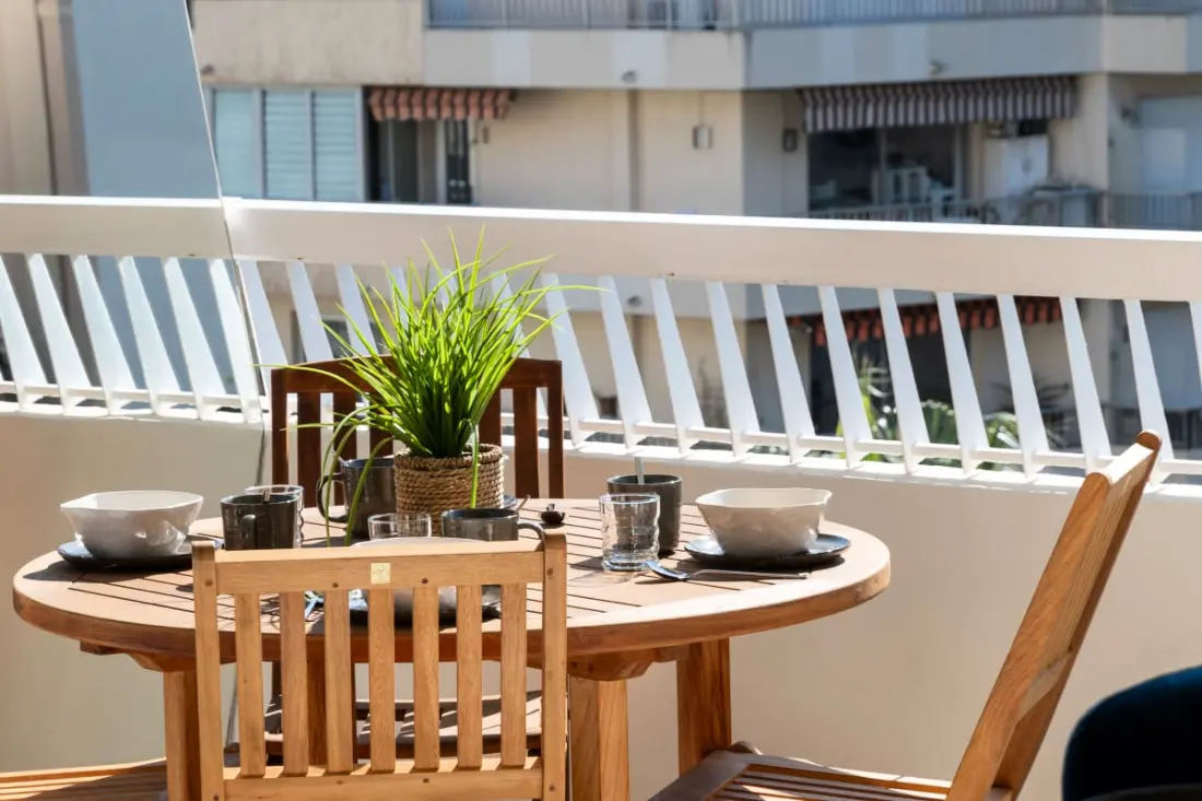 Résidence Grand 2p Rénové Terrasse Cœur De Cannes