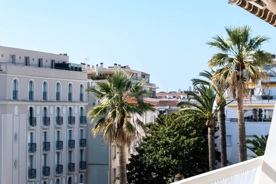 Résidence Grand 2p Rénové Terrasse Cœur De Cannes