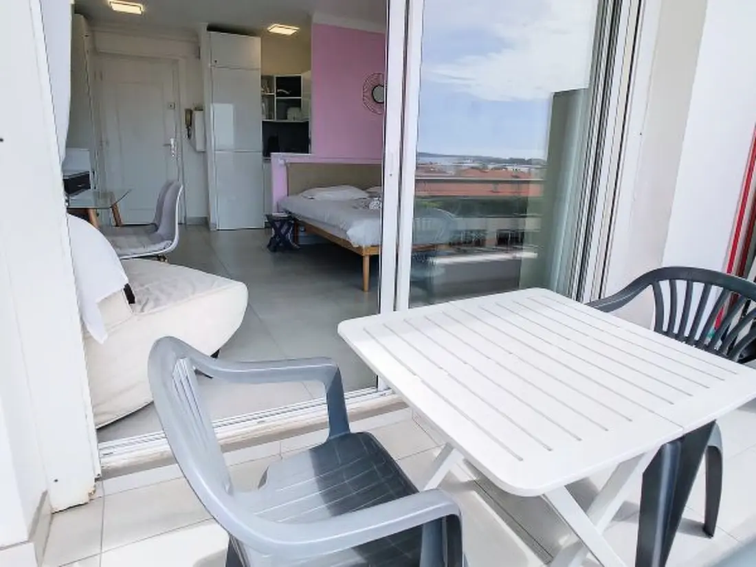 Résidence Lovely, modern studio with sea view 117