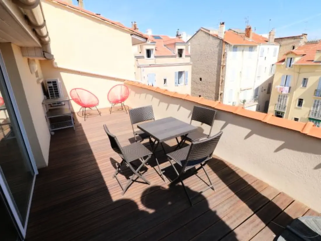 Résidence Penthouse 1 bedroom rue d'Antibes 214