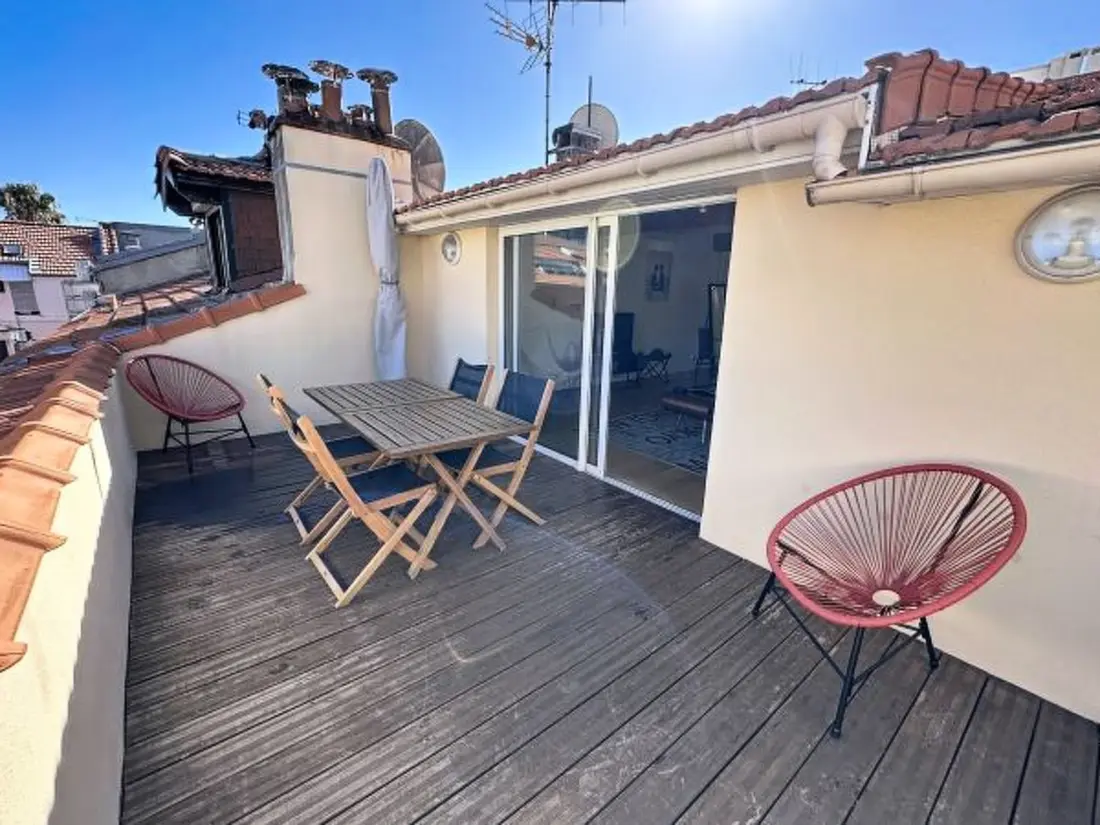 Résidence Penthouse 1 bedroom rue d'Antibes 214